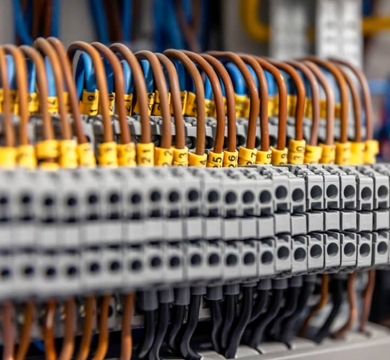 ESER Electrical team providing local commercial and industrial electrical services