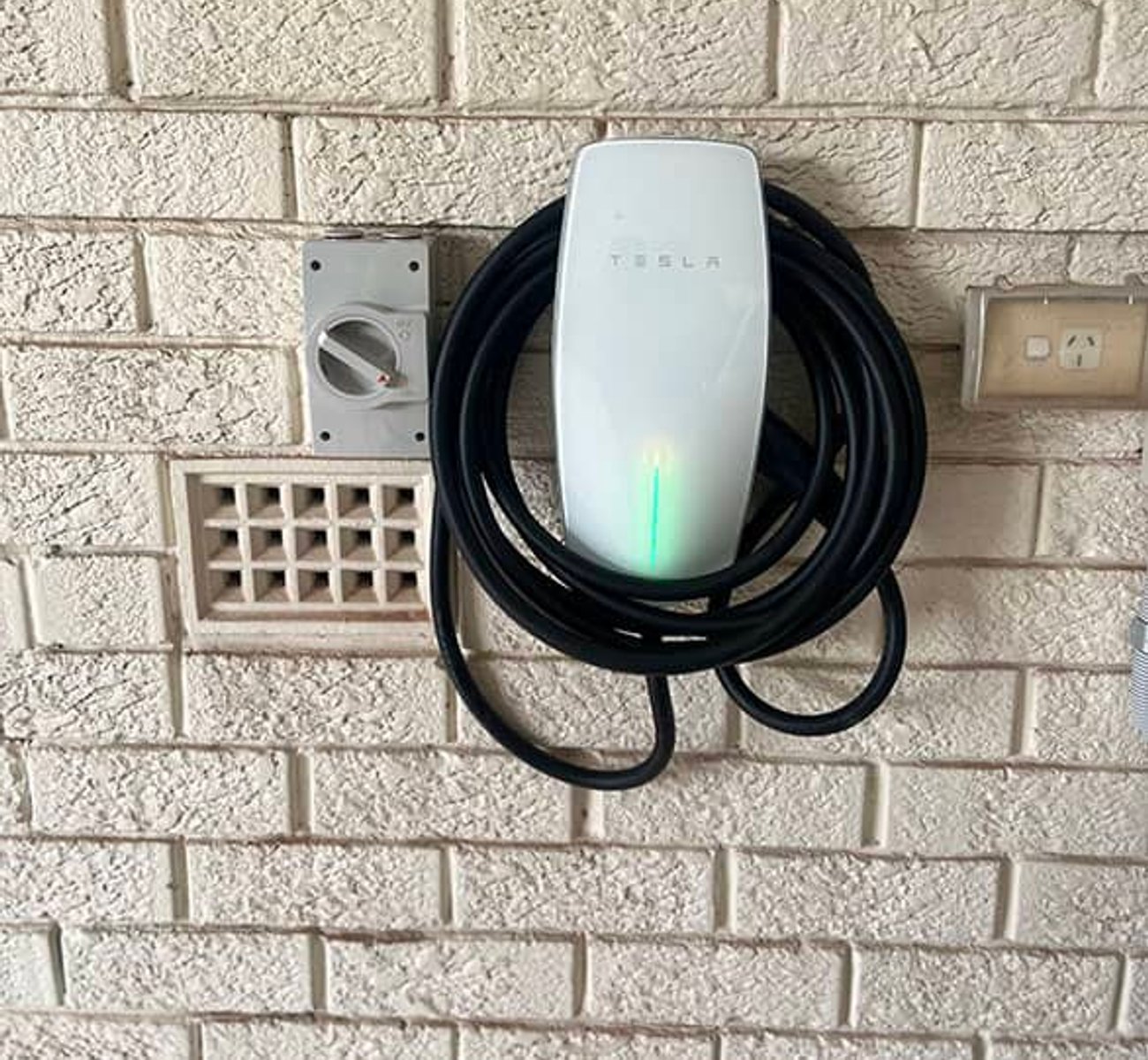 Diverse EV charging solutions for homes and businesses