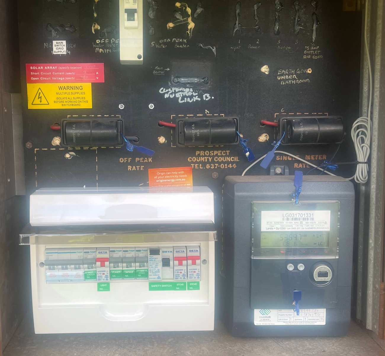 Satisfied customer with ESER Electrical technician