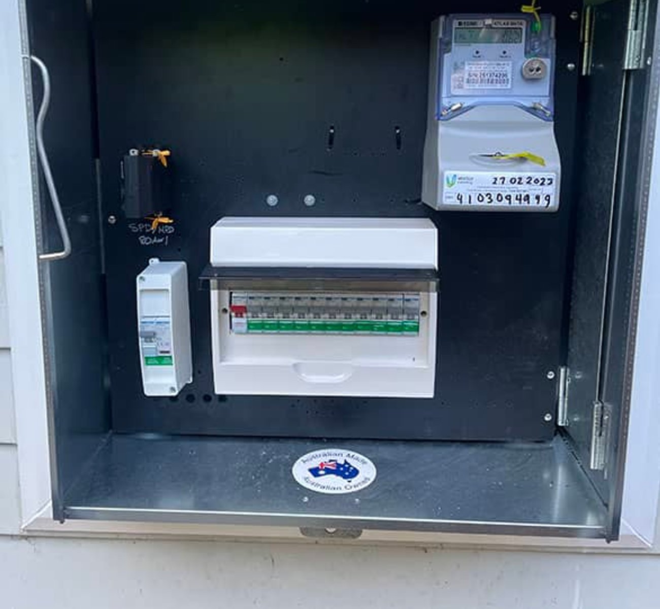 ESER Electrical team performing a switchboard upgrade